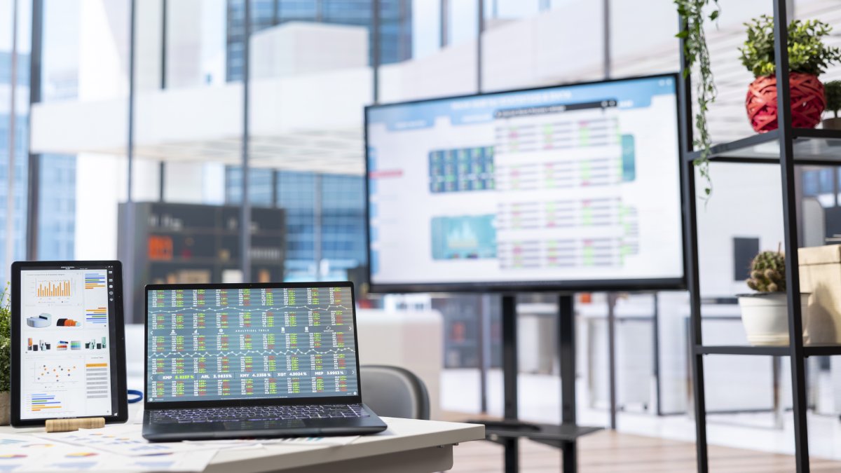 Building Client Dashboards That Make You Indispensable